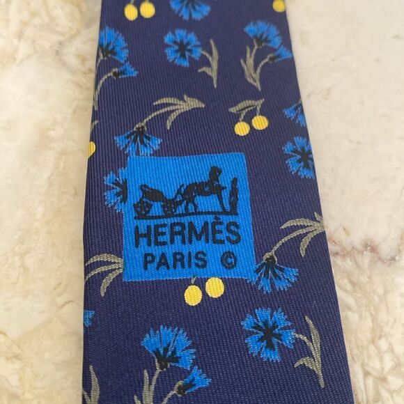 Hermes 100% Silk Tie Floral Blue Dianthus - Picture 7 of 12